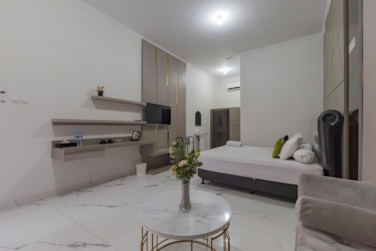 Urbanview Hotel Khayrizsan Tasikmalaya By Reddoorz Buitenkant foto