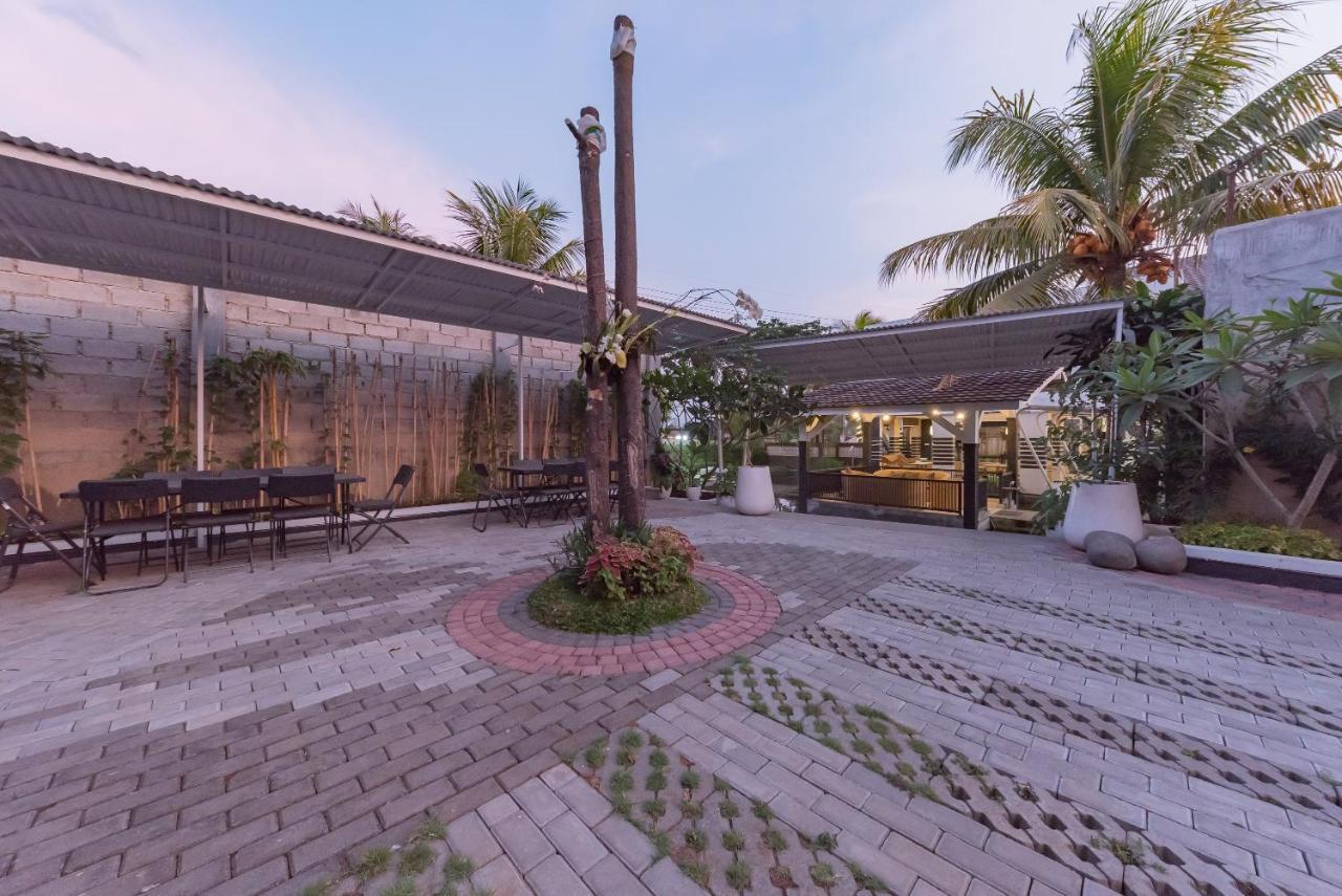 Urbanview Hotel Khayrizsan Tasikmalaya By Reddoorz Buitenkant foto