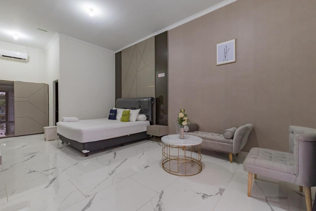 Urbanview Hotel Khayrizsan Tasikmalaya By Reddoorz Buitenkant foto