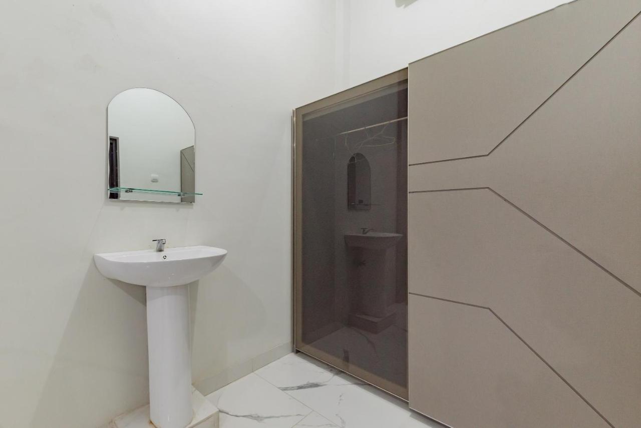 Urbanview Hotel Khayrizsan Tasikmalaya By Reddoorz Buitenkant foto